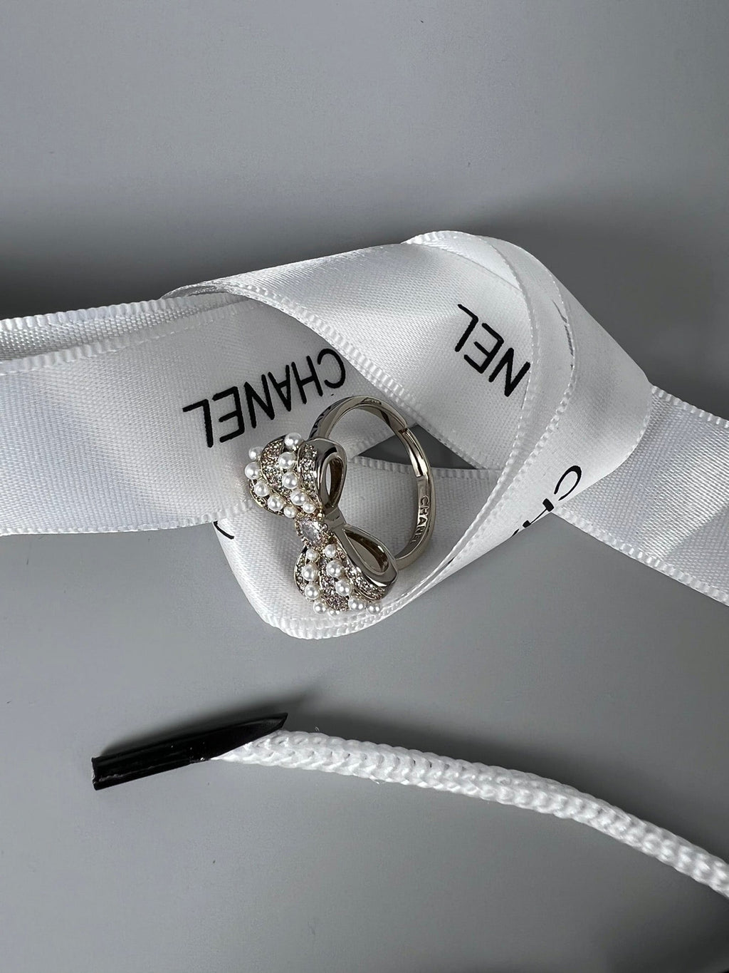 Chanel Bow Tie Pearl Ring - 18K White Gold