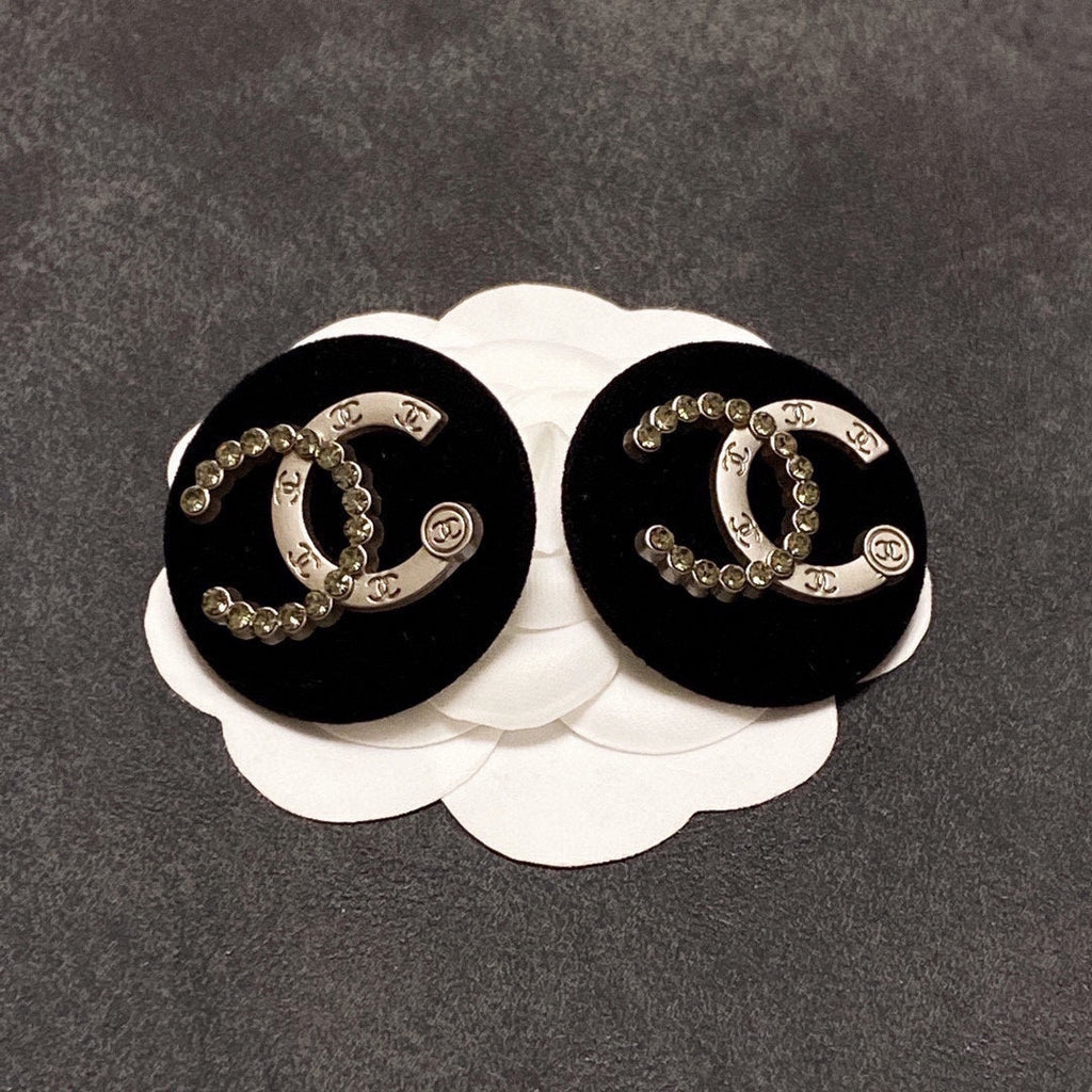 Chanel Black Resin Circle Earrings - 18K Yellow Gold