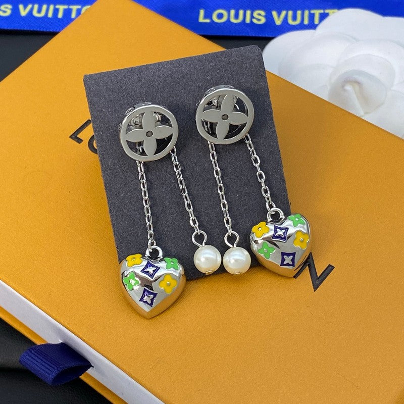 Louis Vuitton Diamond Pearl Drop Earrings - 18K Gold