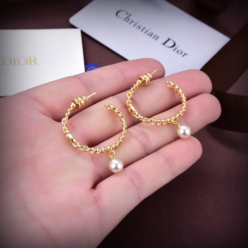 Dior 30 Montaigne Earrings