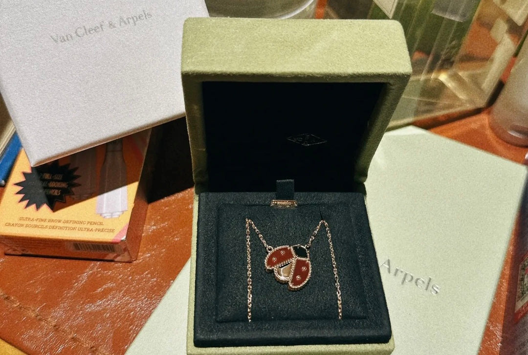 Lucky Spring Pendant Necklace - 18K Gold