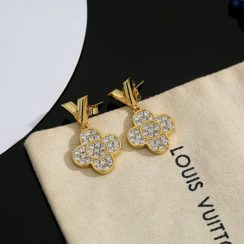 Louis Vuitton Diamond Flower Earrings - 18K Yellow Gold