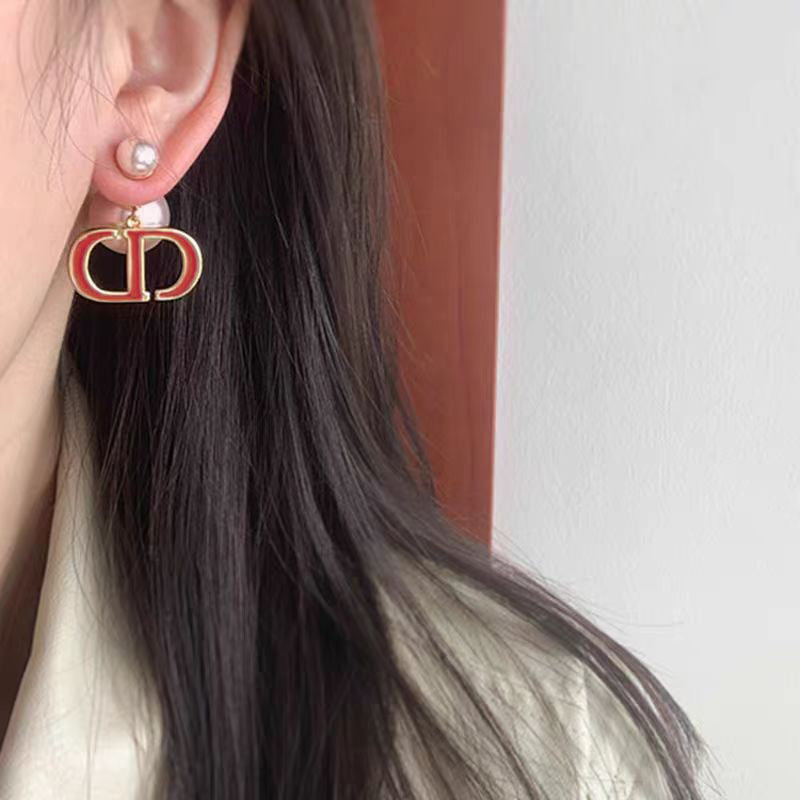 Dior 30 Montaigne Rani Pink Pearl Earrings