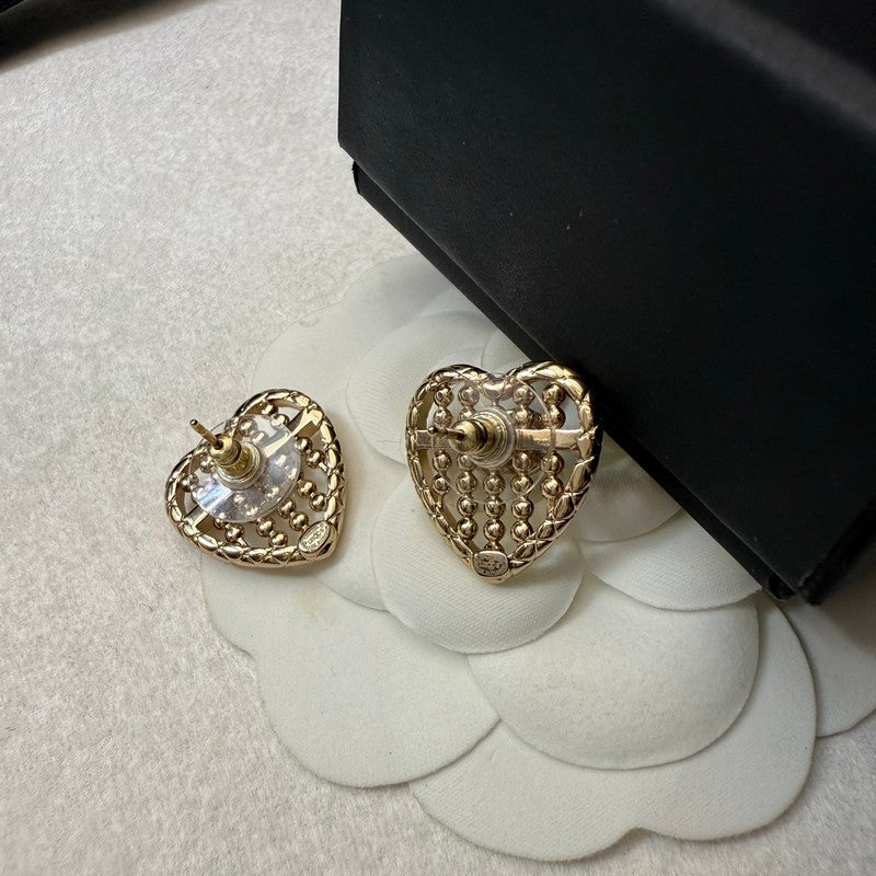 Chanel Pearl Heart Earrings - 18K Yellow Gold