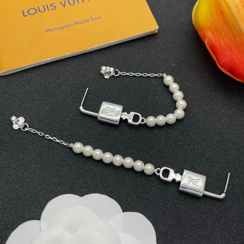 Louis Vuitton Pearl Lock Earrings - 18K Gold
