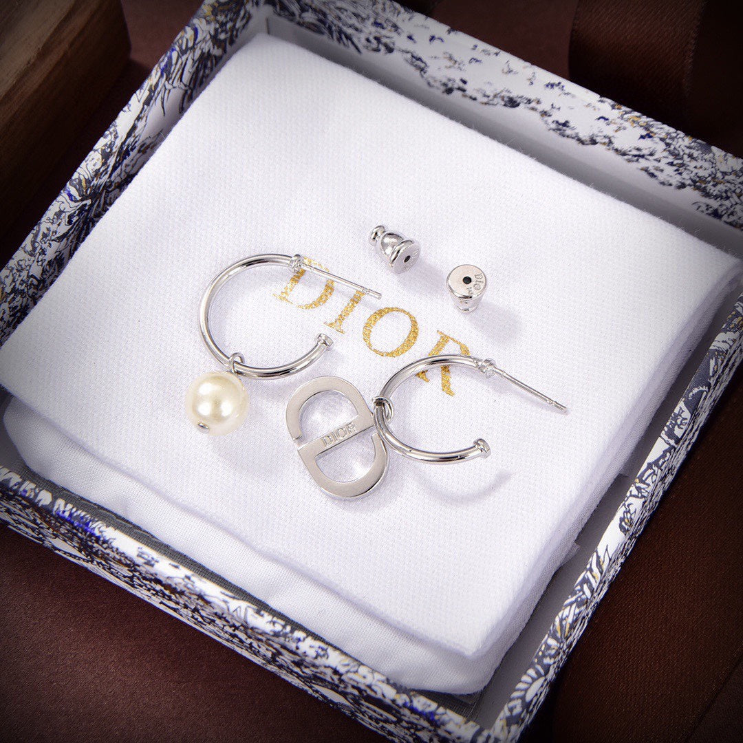 Dior Petit CD Pearl Earrings
