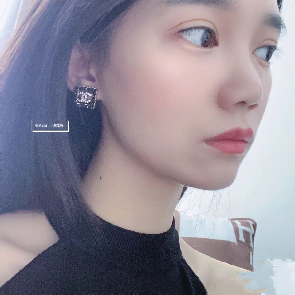 Chanel Square Leather Earrings - 18K Yellow Gold