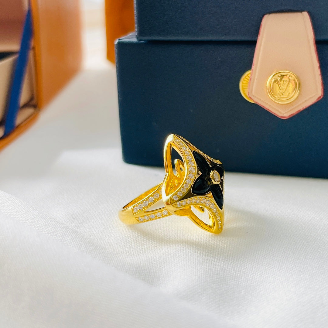 Louis Vuitton Ever Blossom Ring - 18K Yellow Gold