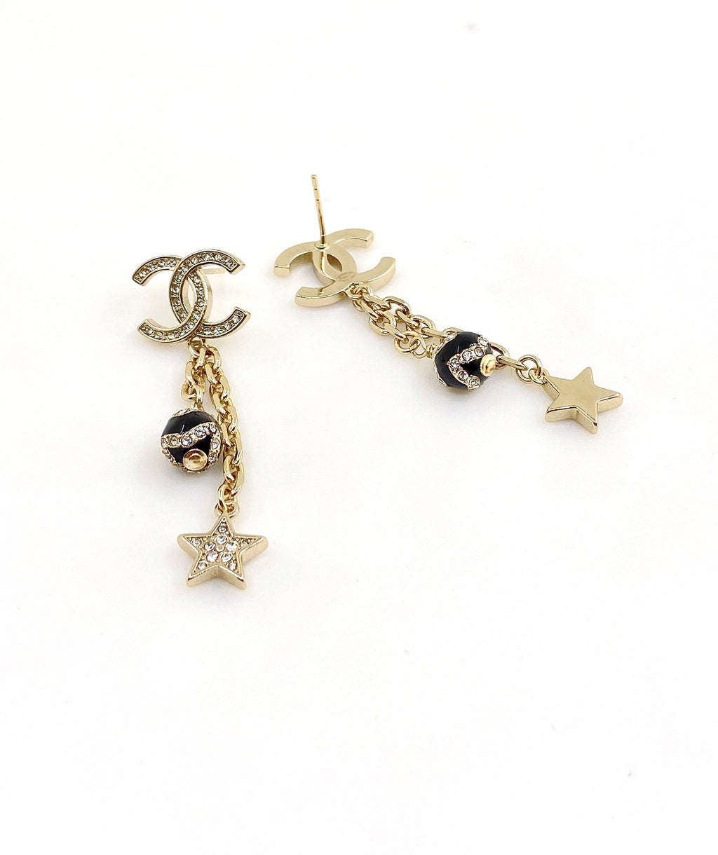 Chanel Star Pearl Earrings - 18K Yellow Gold