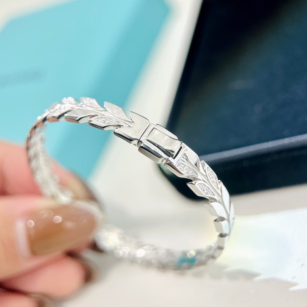 Tiffany Victoria Vine Diamond Bracelet - 18K Gold