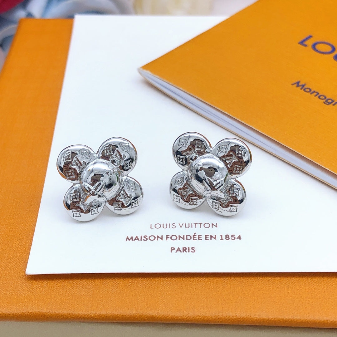 Louis Vuitton Vivienne Earrings - 18K White Gold