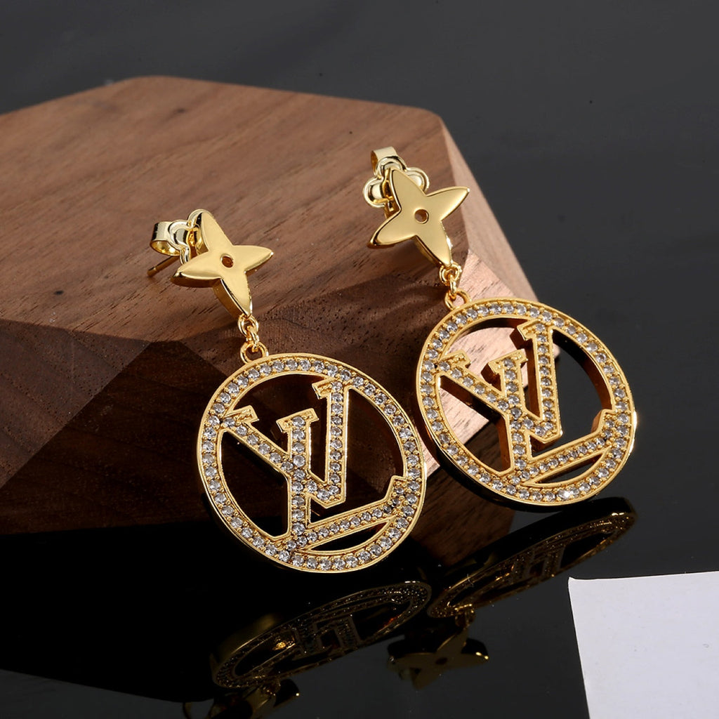 Louis Vuitton Star Pendant Earrings - 18K Yellow Gold