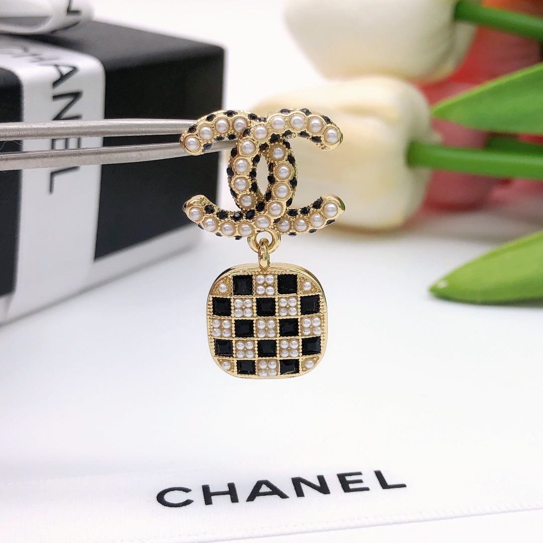 Chanel Chain Earrings - 18K Yellow Gold