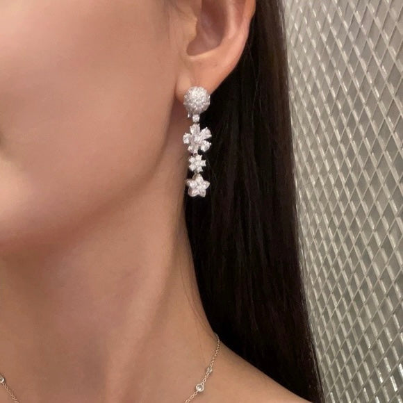 Folie Des Pres Earrings - 18K White Gold