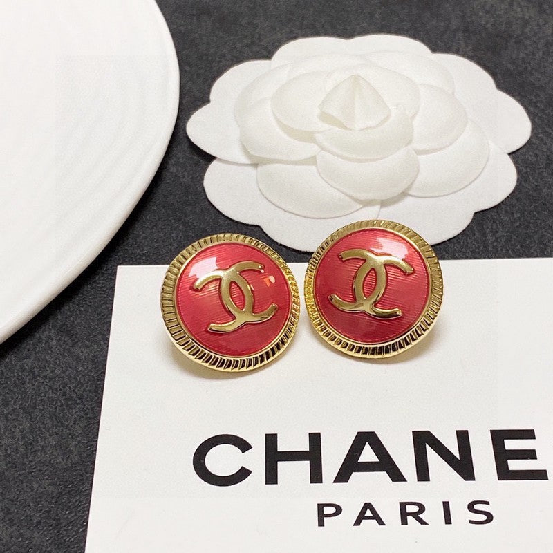 Chanel Pink Round Earrings - 18K Yellow Gold