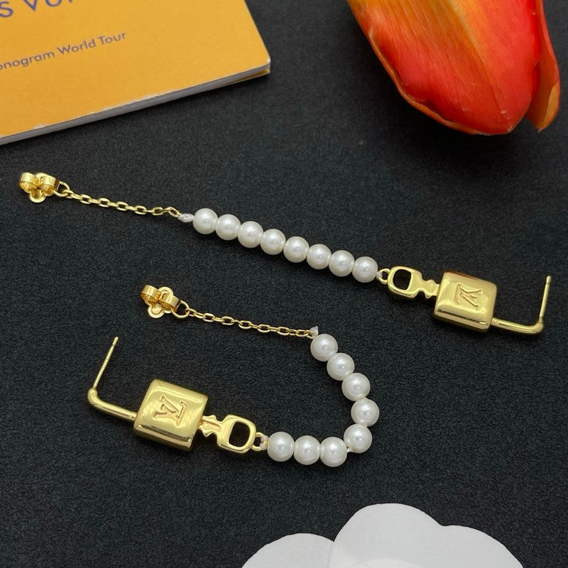 Louis Vuitton Pearl Lock Earrings - 18K Gold