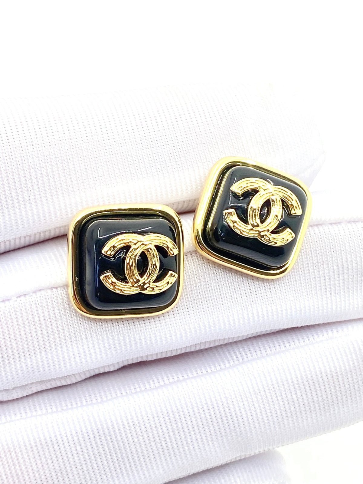 Chanel Square Resin Earrings - 18K Yellow Gold