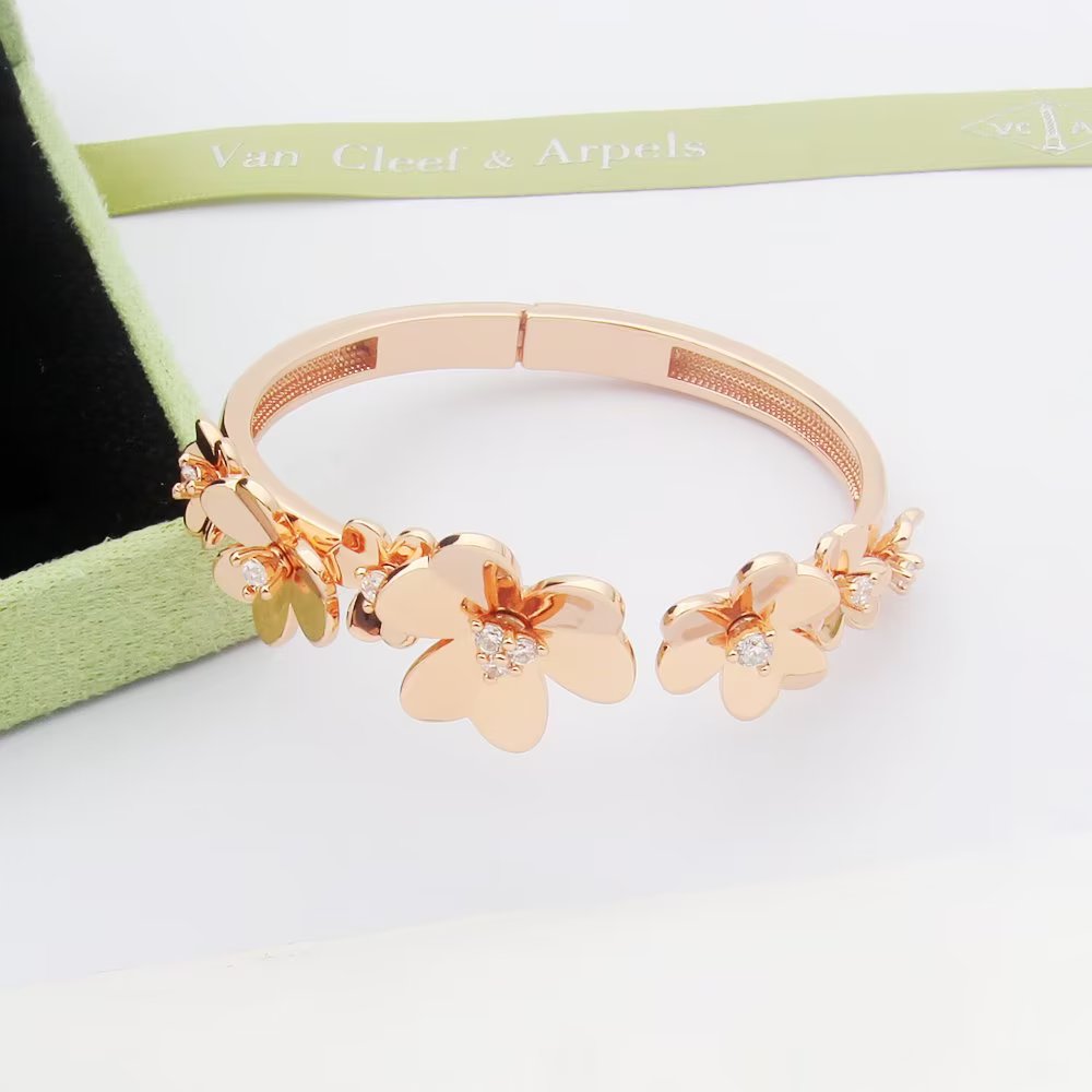 Frivole Seven Flowers Bracelet