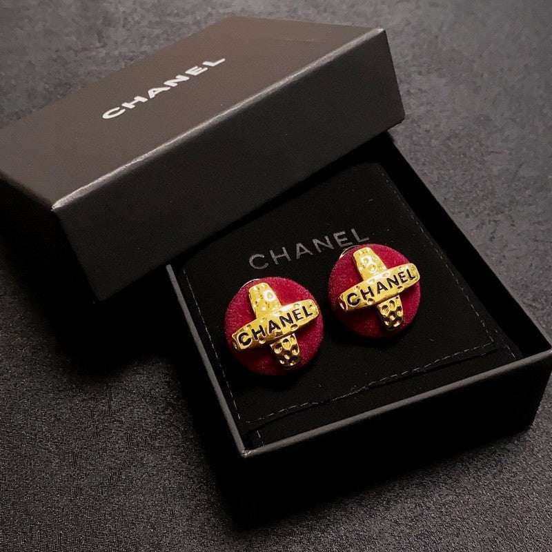 Chanel Red Earrings - 2 cm Height - 18K Yellow Gold