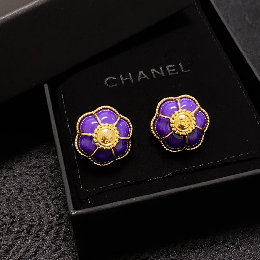 Chanel Purple Flowers Earrings - 18K Yellow Gold