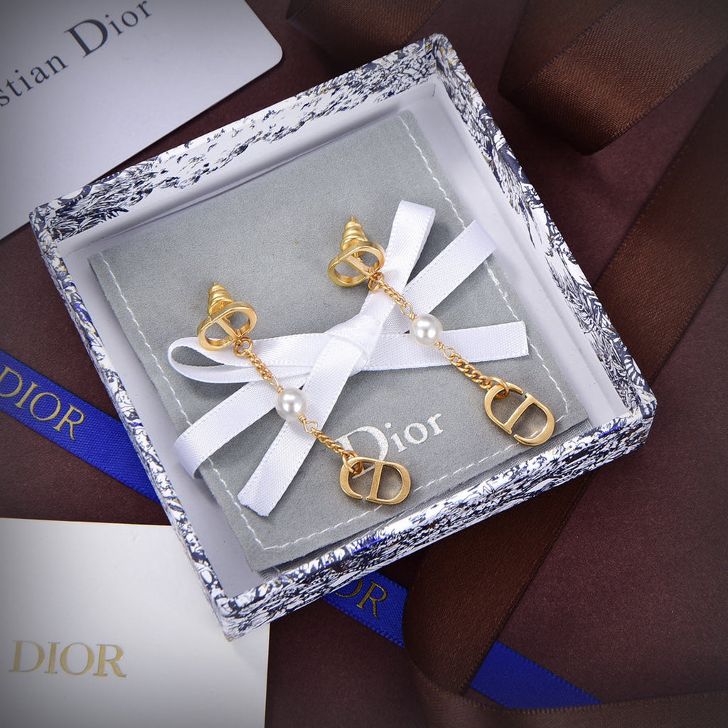 Dior 30 Montaigne Earrings
