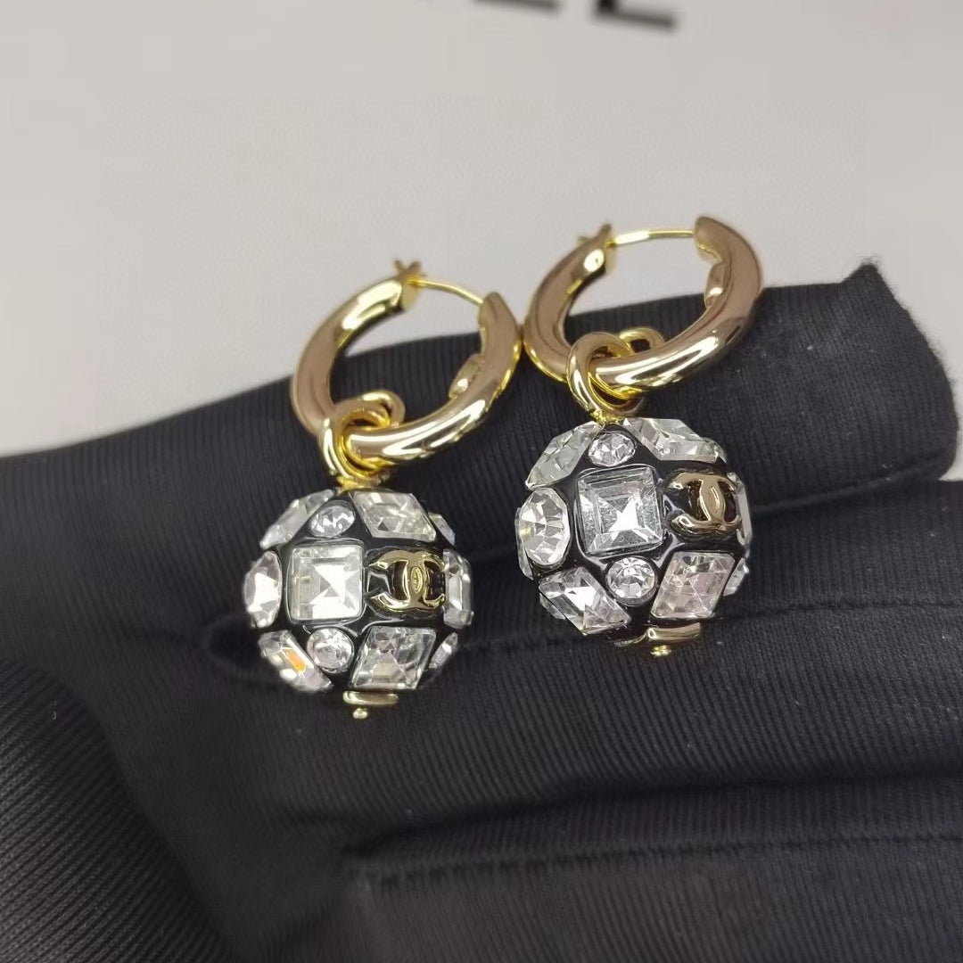 Chanel Round Crystal Earrings - 18K Yellow Gold