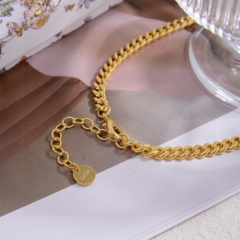 Dior 30 Montaigne Pearl Necklace
