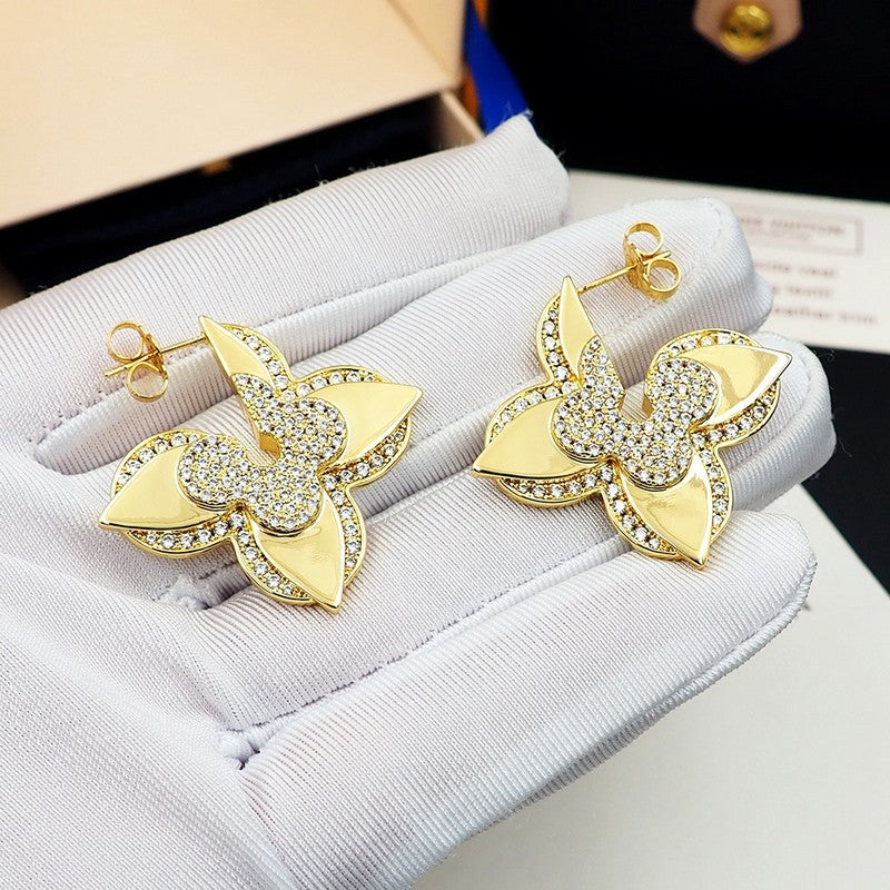 Louis Vuitton Medaillon Earrings