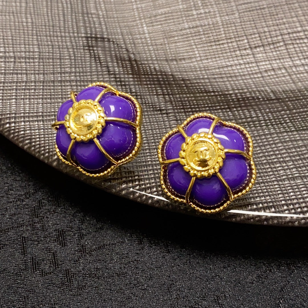 Chanel Purple Flowers Earrings - 18K Yellow Gold