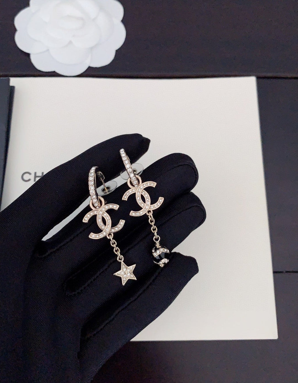 Chanel Pearl Long Pendant Earrings - 18K Yellow Gold