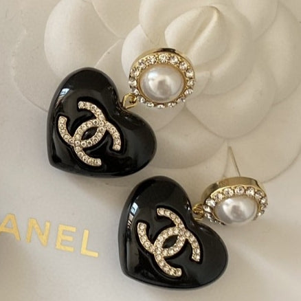 Chanel Black Heart Earrings - 18K Yellow Gold