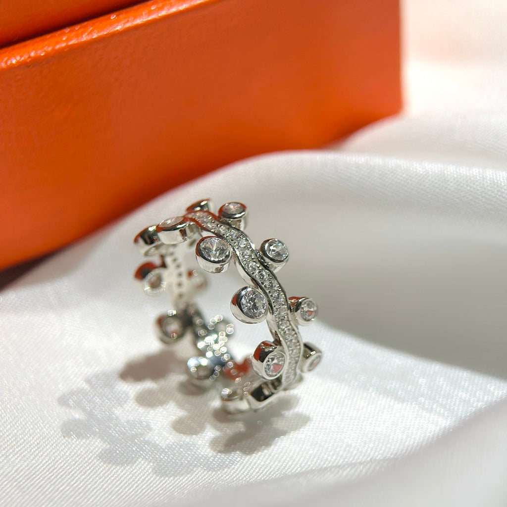 Hermes Vine Flower Dewdrops Diamond Ring - 18K White Gold