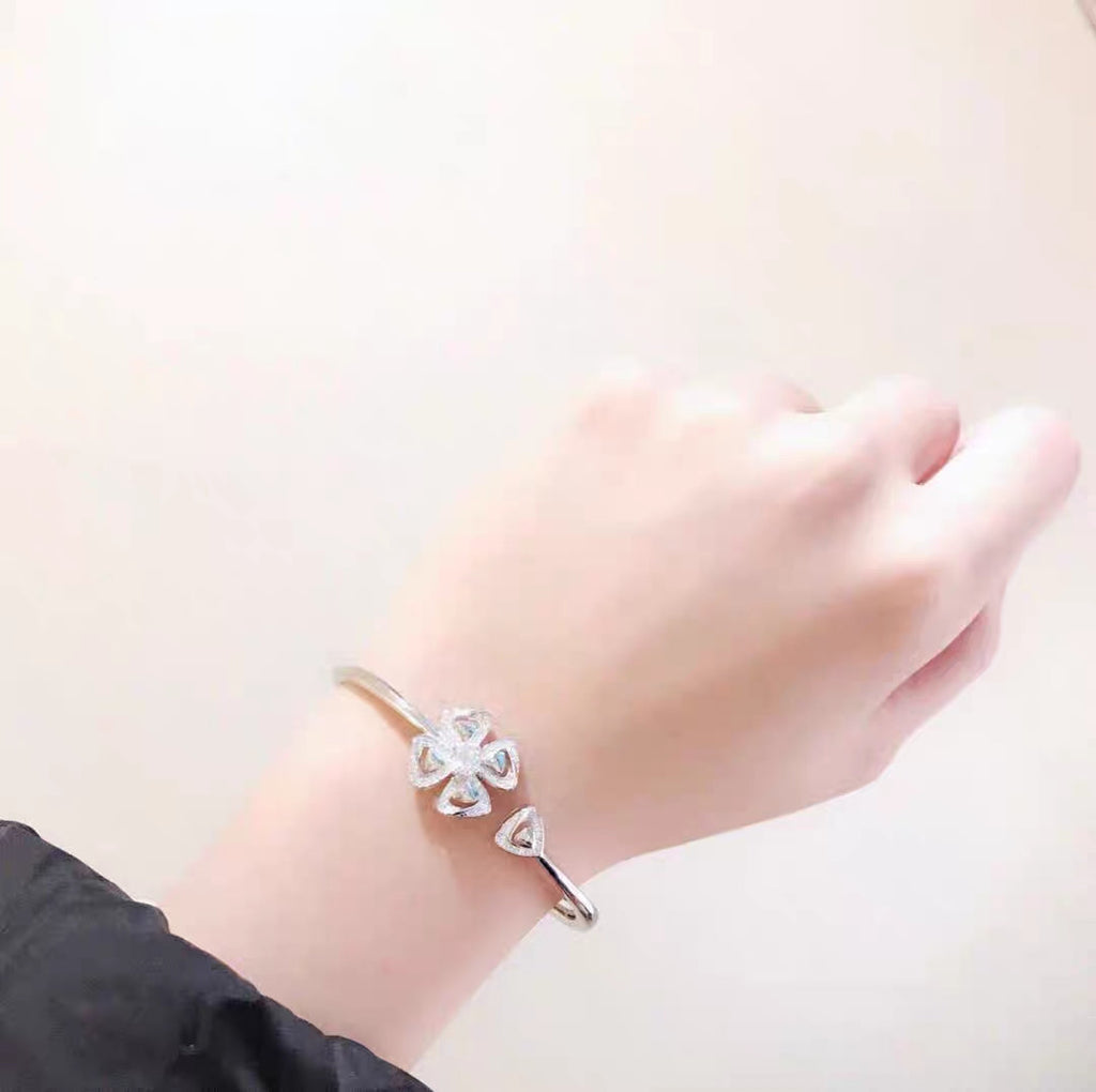 Fiorever Moissanite Bracelet - 18K Gold