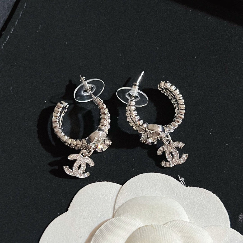 Chanel Diamond Pendant Earrings - 18K White Gold