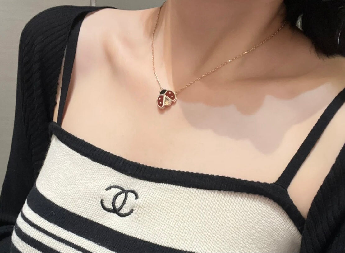 Lucky Spring Pendant Necklace - 18K Gold