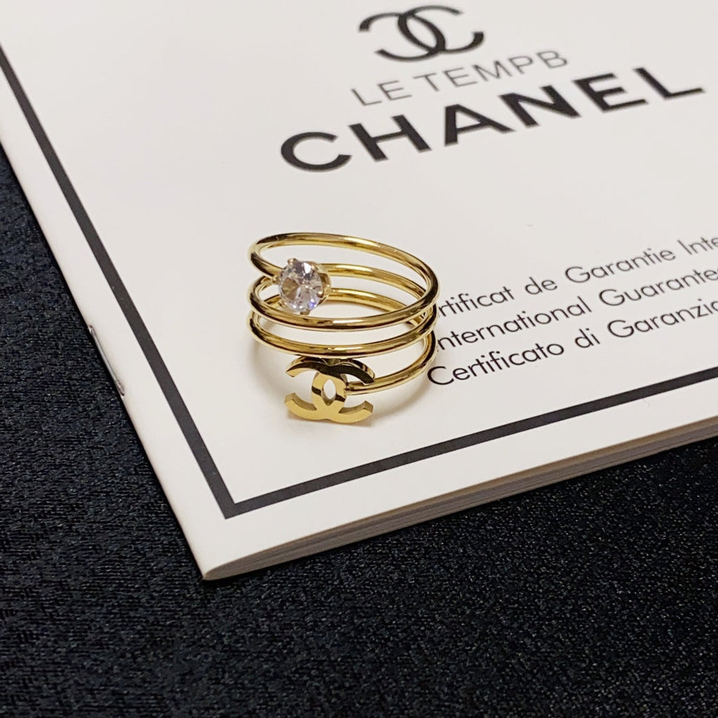 Chanel Vintage Pearl Ring - 18K Yellow Gold
