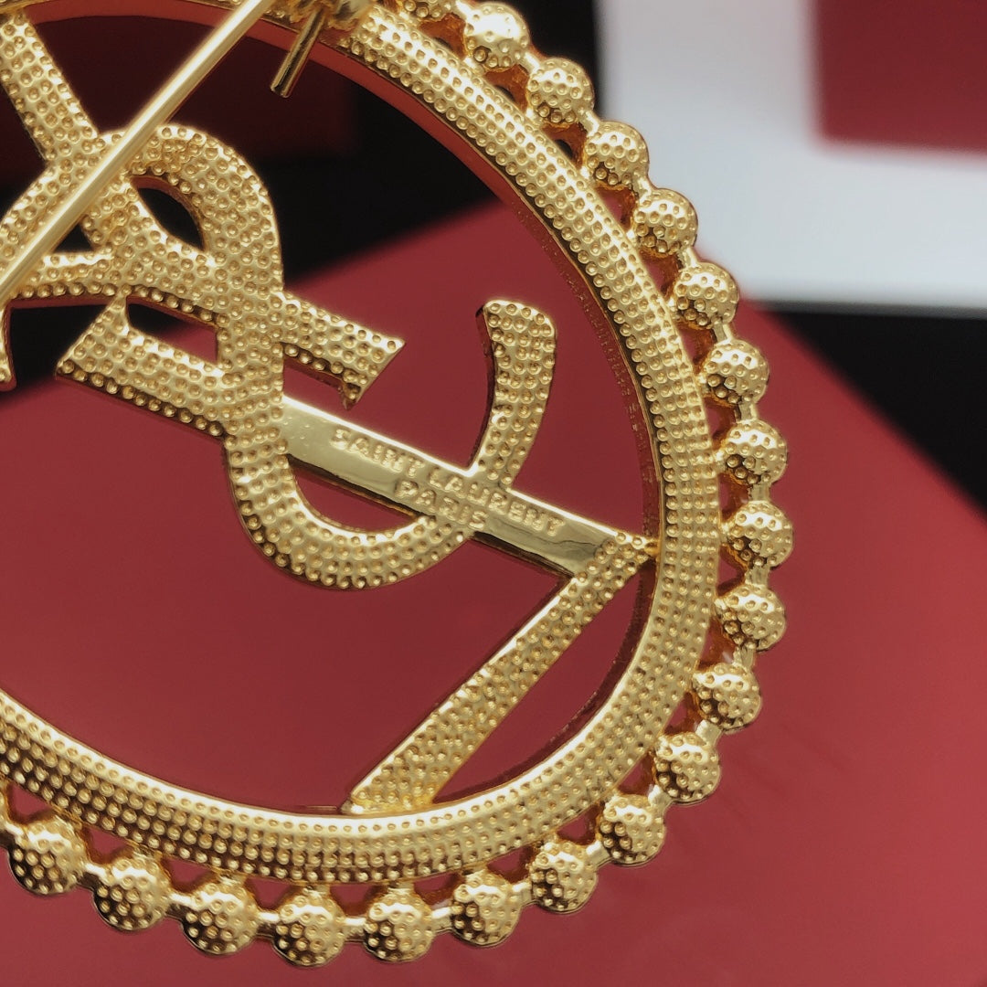 Oval Pearl Brooch