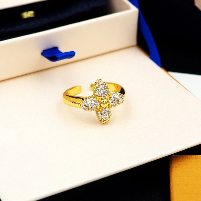 Louis Vuitton Louisa Ring - 18K Yellow Gold