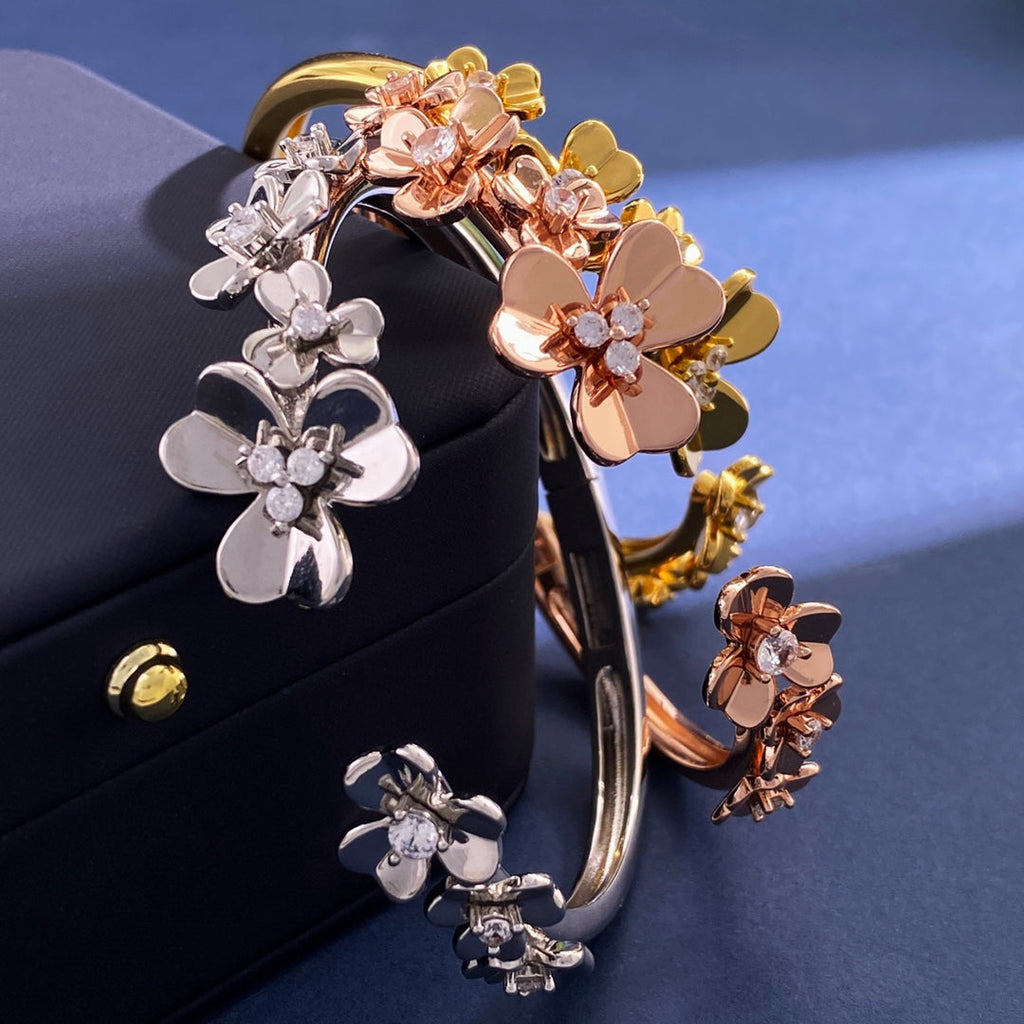 Frivole Seven Flowers Bracelet