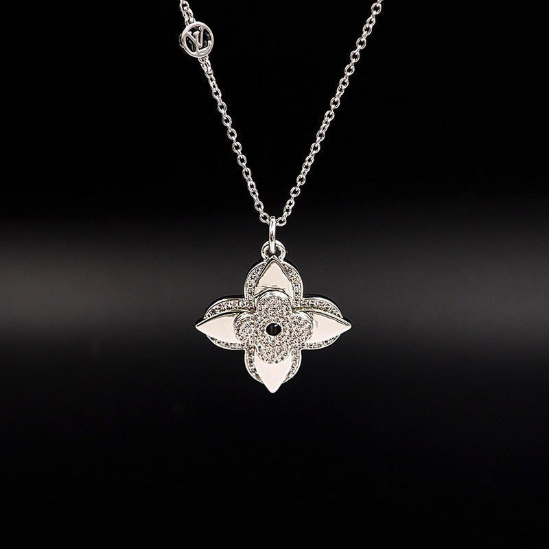 Louis Vuitton Medaillon Necklace