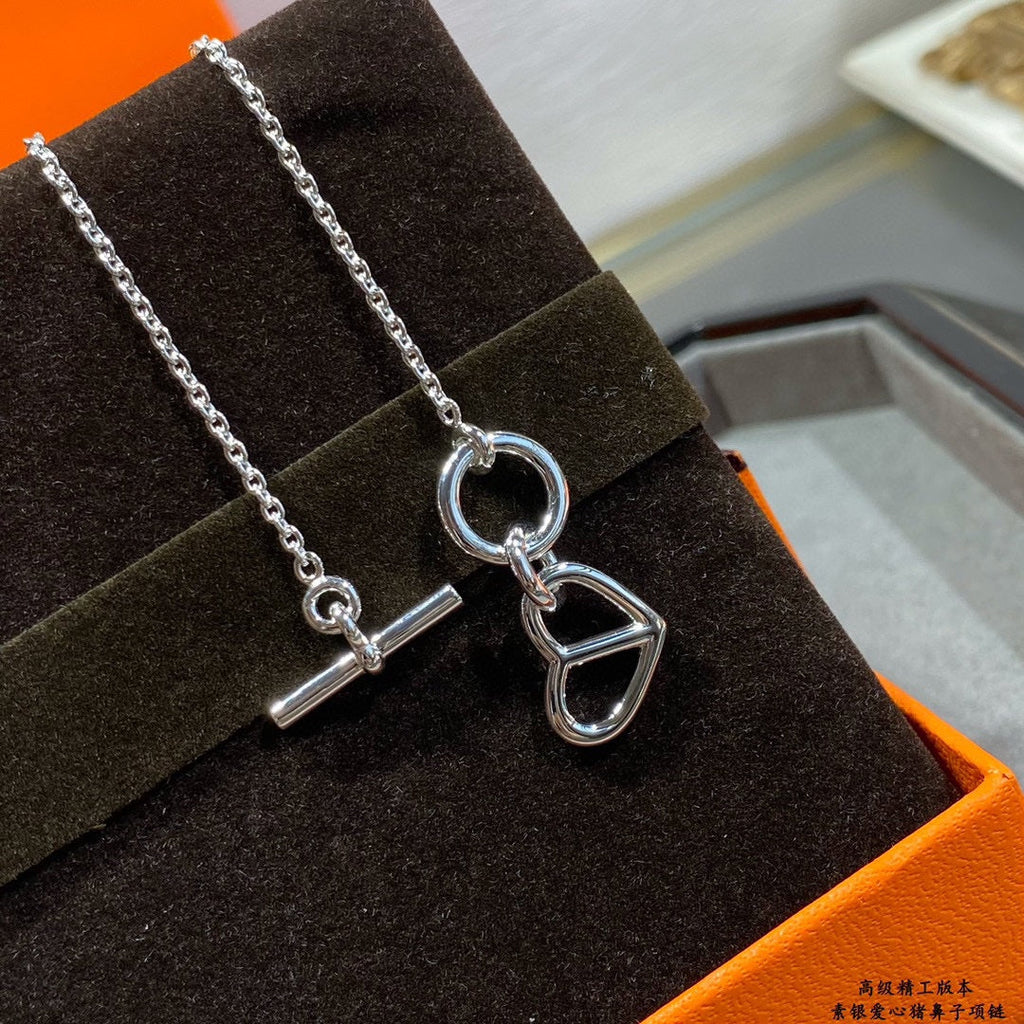 Hermes Cache-coeur Amulette Pendant Necklace