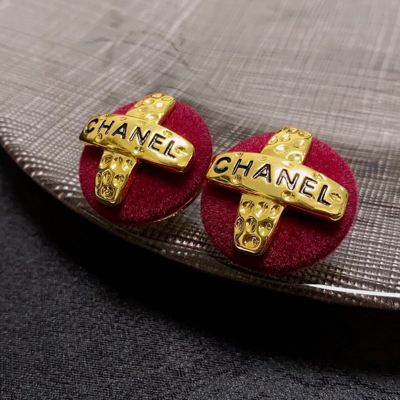 Chanel Red Earrings - 2 cm Height - 18K Yellow Gold