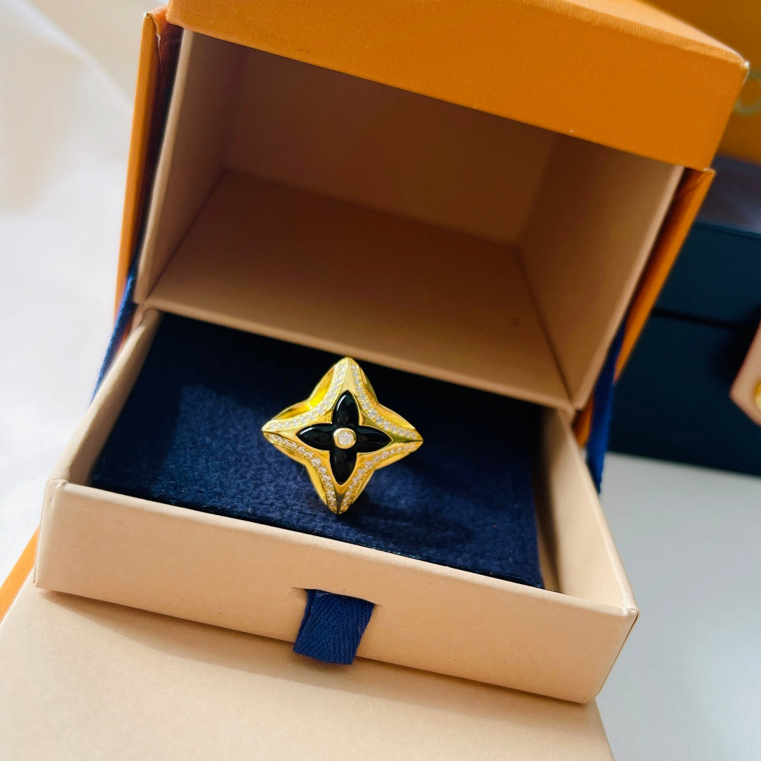 Louis Vuitton Ever Blossom Ring - 18K Yellow Gold