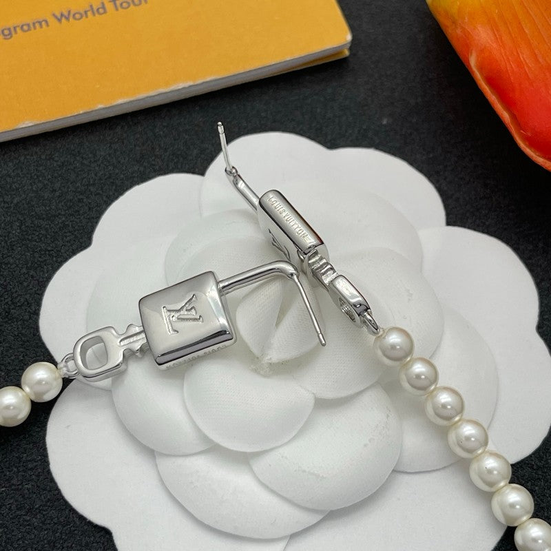 Louis Vuitton Pearl Lock Earrings - 18K Gold