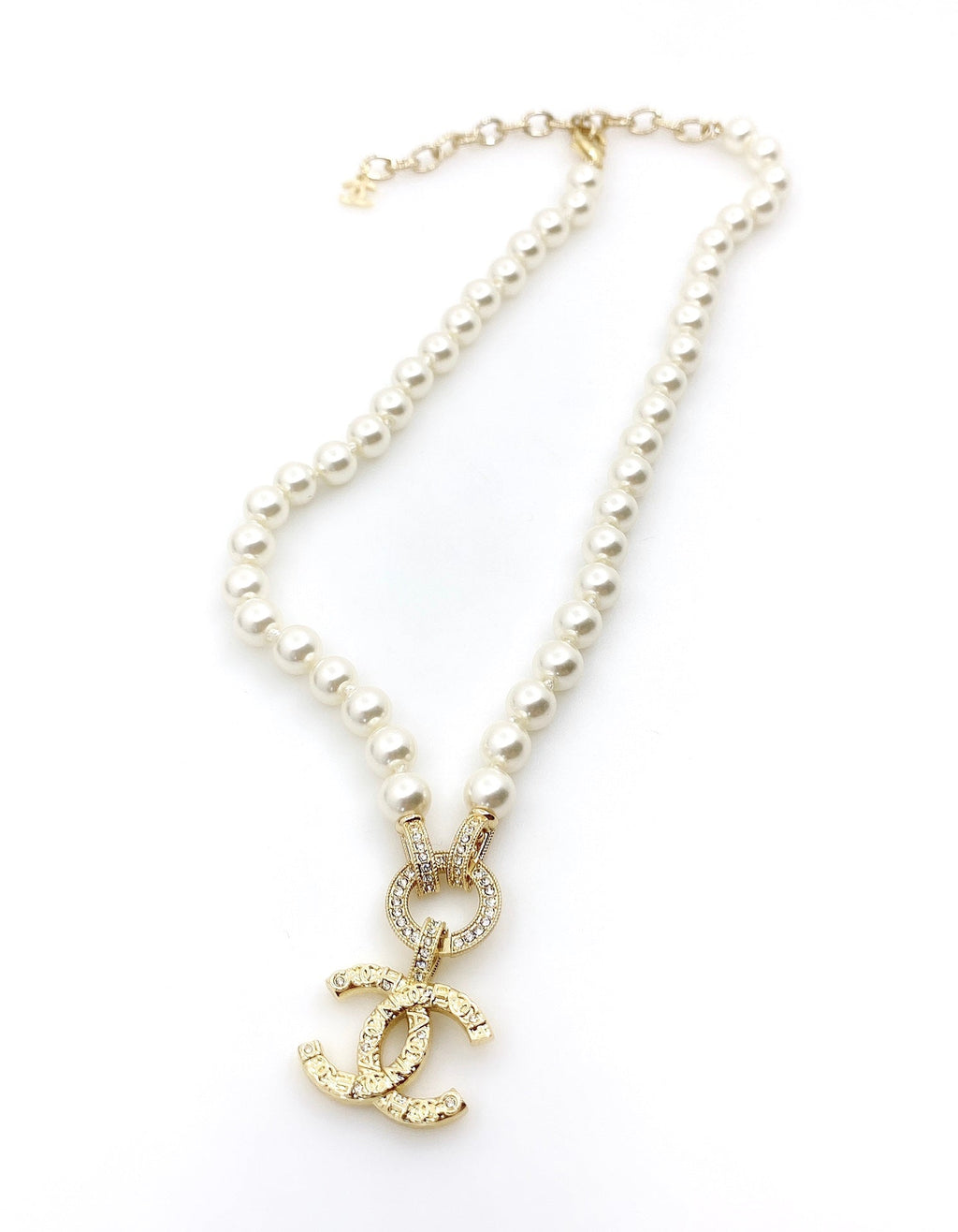 Chanel Pearls Choker Necklace