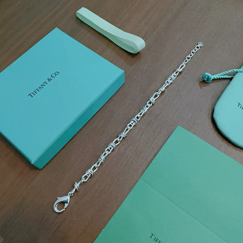 Return to Tiffany Lock Bracelet - 18K White Gold