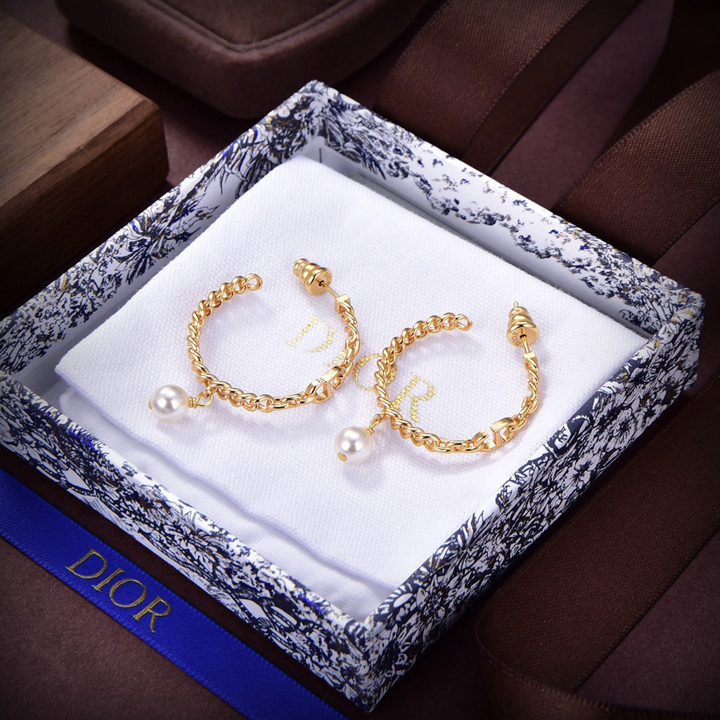 Dior 30 Montaigne Earrings