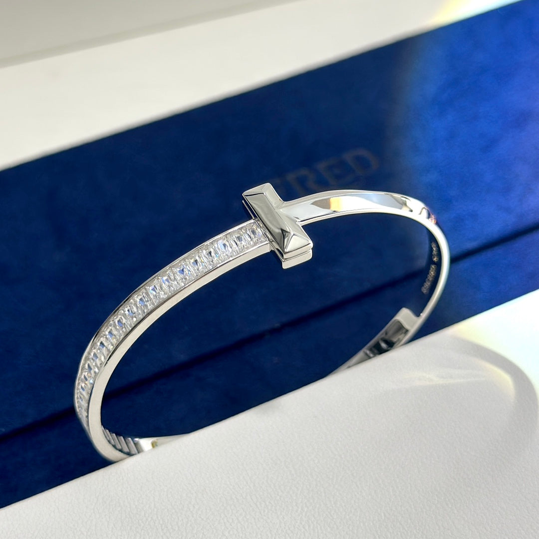 T1 Wide Moissanite Hinged Bracelet - 18K Gold