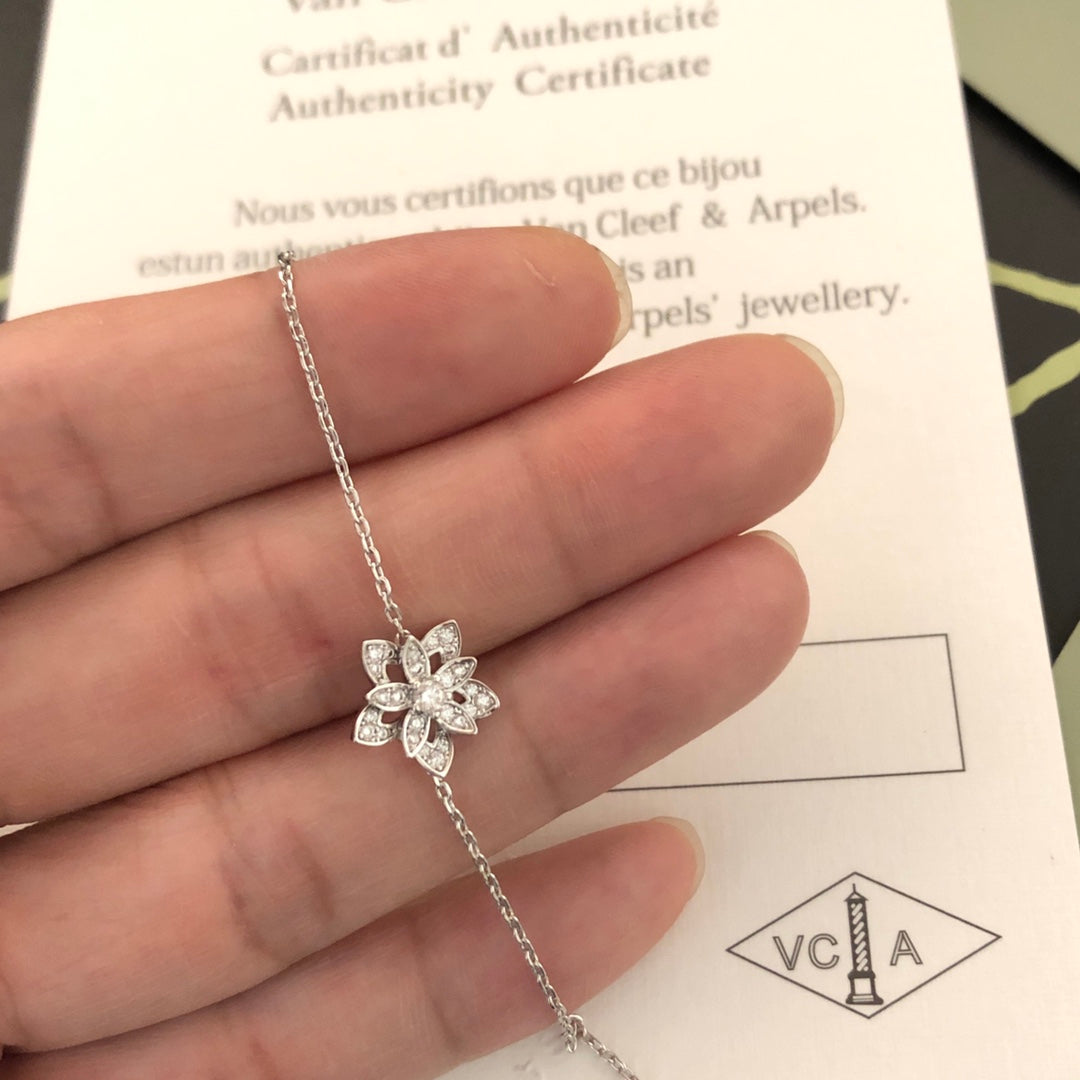 Lotus Openwork Pendant Necklace - 18K Gold