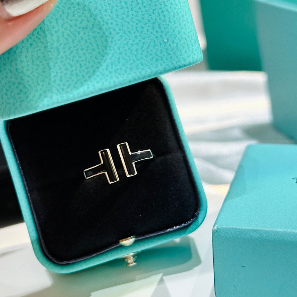 Tiffany Black Onyx Wire Ring - 18K Gold